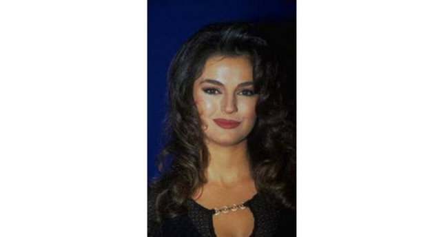 UZUN SÜRE OYUNCULUK YAPTI - 90'lı yılların izlenme rekorları kıran dizisi 'Ayrı Dünyalar'da Kaan Girgin ile başrolleri paylaşan Banu Sağnak da güzelliği tescilli olan isimlerden.