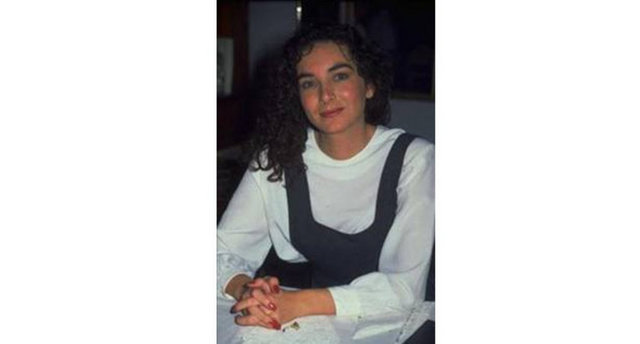 Hüzün Çemberi, Kantodan Tangoya, Elif'in Rüyaları gibi dizilerde ve Mem-ü Zin, Bir Kadın Düşmanı gibi sinema filmlerinde oynadı. Hatta bir ara bir Türk sanat müziği albümü de çıkardı.