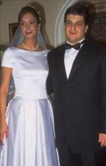 11 yıldır güzel bir evliliği olan Maide Kurttepeli'nin Kerim ve Yasemin adında iki çocuğu var. Ama mankenlik dönemindeki fiziğini hala koruyor.