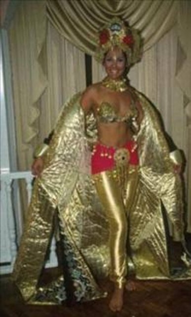 DÖRDÜNCÜLÜK TACINI TAKMIŞTI - Ece İncedursun da Türkiye'nin güzelliği tescilli güzellerinden.