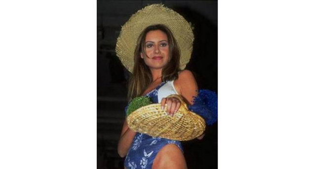 Uzun süre mankenlik yaptı. Ama o da bir skandal nedeniyle gündeme geldi