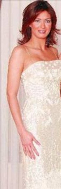 Arzum Onan'ın birinci seçildiği yarışmada Avrupa güzeli olan İpek Gümüşoğlu, gelen dizi tekliflerini değerlendirerek ekranlarda boy göstermeye başladı.