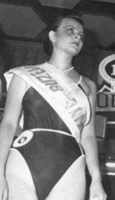 ONUN HAYATINDA DA TRAJEDİ VAR - 1983 yılının Türkiye İkinci Güzeli seçildiğinde sadece 16 yaşındaydı Sema Yunak. Podyumda gurur ve mutluluk karışımı bir duyguyla objektiflere poz verirken başına geleceklerden de habersizdi.