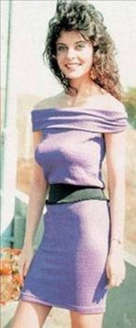 Babası Tulu Yunak, yıllar sonra bir şekerleme reklamı ile ekrana geldi. Uzun süre Zeki alasya ile yaşadığı birliktelikle konuşulan Yunak ise gözlerden uzak sakin bir hayat sürüyor.