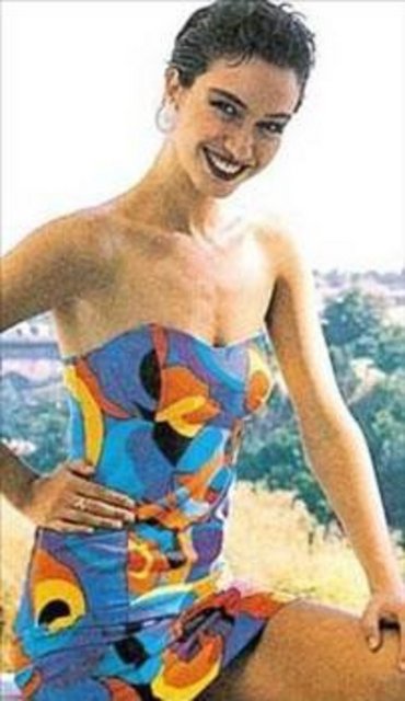 TÜRKİYE'NİN TRANSPARAN GİYEN İLK MANKENİYDİ - Maide Erçelebi, 1992 yılında güzellik yarışmasında dereceye girerek podyum dünyasına attı. Türkiye'de podyumların ilk mankeni olan Erçelebi kısa sürede modacıların gözdesi haline geldi.