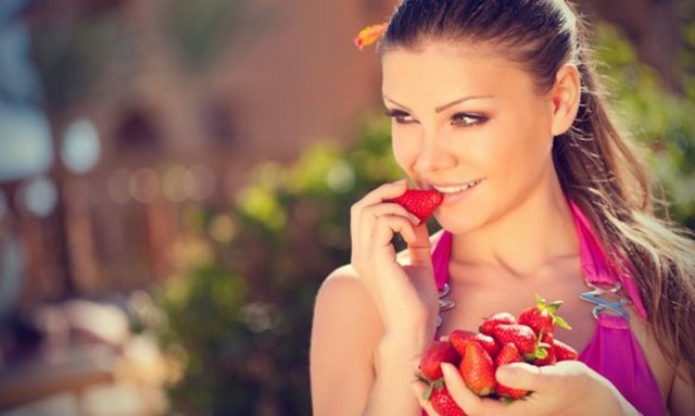 Açıklaması şu: İstediğin kadar spor yap, eğer benzin yani beslenme doğru değilse o spor beş para etmez...