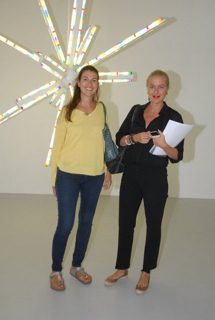 NINA LODRİK, ESRA DİNÇKÖK