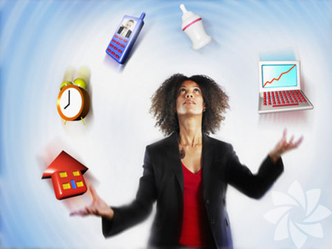 Sorumluluk alın. - Mutlu insanlar, kendi hayatlarından yüzde 100 sorumlu olduklarını bilirler ve anlarlar. Tavırları, düşünceleri, ruh halleri, hisleri, hareketleri ve söylediklerinin sorumluluklarını alırlar. Bir hata yaptıklarında bunu ilk kabul eden yine kendileridir. - Güne, mutluluk için gerekli sorumlulukları alarak başlayın. Kendi alışkanlıklarınızı geliştirmek için çalışın. Bahsettiğimiz bu alışkanlıkları günlük hayatınıza ne kadar dahil ederseniz o kadar mutlu olacaksınız.