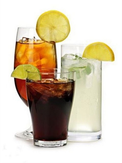 Öncelikle kola korkunç bir bağımlılık yaratan içecektir. Uyuşturucuyu bırakmak kadar zahmetlidir.