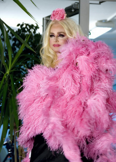 BANU ALKAN: RENKA BRONKAVİ