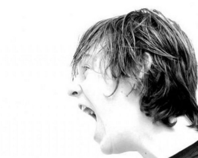 Ağzı olan konuşuyor Bir reklam sloganıydı. Özellikle siyaset tartışmalarının, kahvehane, berber sohbetlerinin değişilmez söz öbeği oldu. Konuşmayı tekeline almak isteyen, kimseleri beğenmeyenlerce benimsendi.