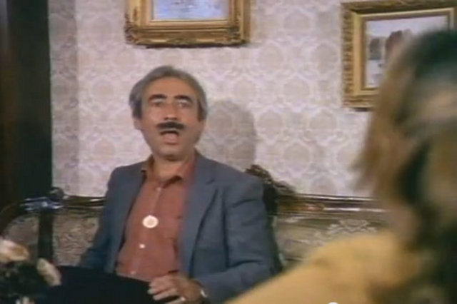 Banker Bilo / Şener Şen -Mahmut ne işin var senin bu kadının yanında? -Hangi kadının?