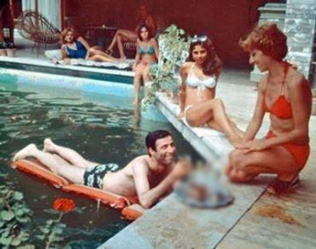 -İsminiz ne?  - Şaban.  - Ay ne değişik bir isim.  - Valla ben doğduğumdan beri hiç değişmedi.