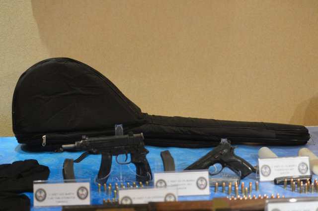 Ankara Valisi Alaattin Yüksel teröristlerin üzerinden çok sayıda silah ile mühimmat ele geçirildiğini ve üzerinde sahte 2 adet kimlik çıktığını söyledi.