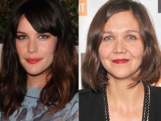 Liv Tyler ve Maggie Gyllenhaal - İkisi de 1977 doğumlu. Ama Geyllenhaal belki de bu fotoğraf çekilirken biraz yorgundu. Bu yüzden yaşıtından daha olgun görünüyor. -