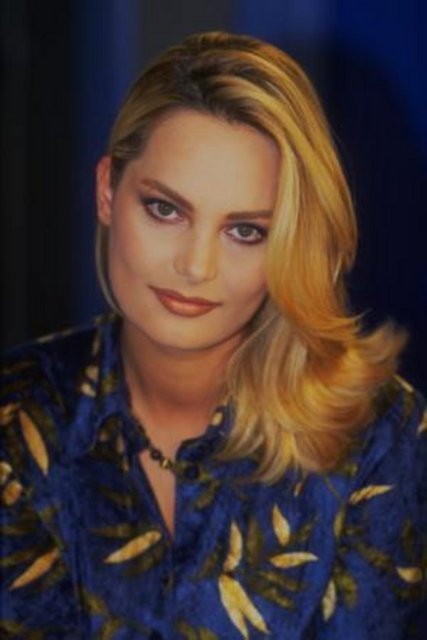 ŞEBNEM ARDA - Eski güzellik kraliçelerinden Şebnem Arda Yakuphan, uzun bir dönem meteoroloji haberleriyle ekranlarımıza gelmişti.