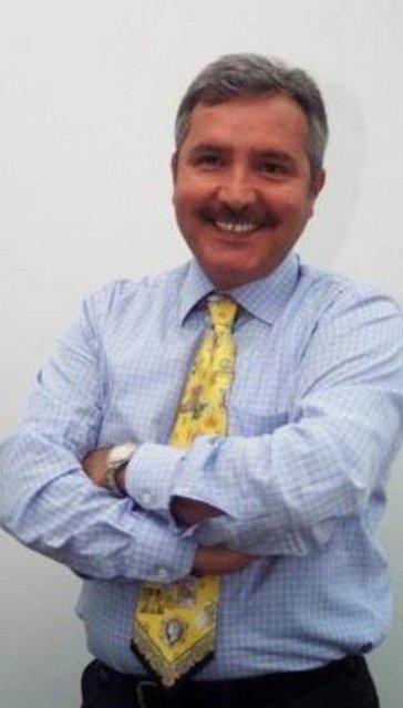 1977 yılında TRT'de spor spikerliği görevine başladı. Bir çok spor müsabakasını canlı olarak sundu. Yasin, halen ekranlarda.  -