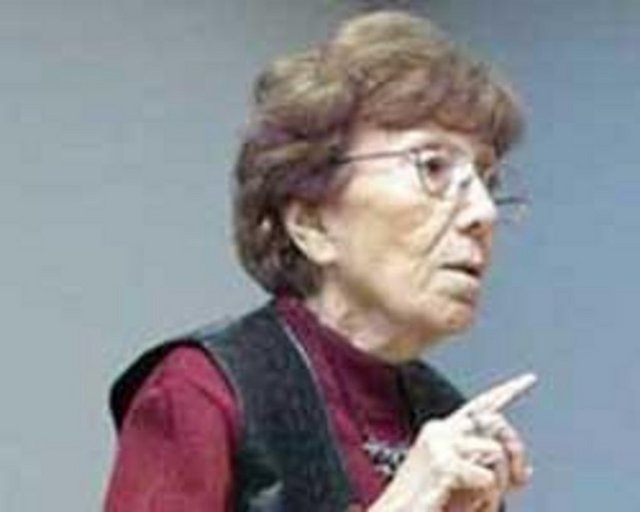 Gülizar emekli olduktan sonra genç kuşak spikerleri eğitmeye devam etti.  -