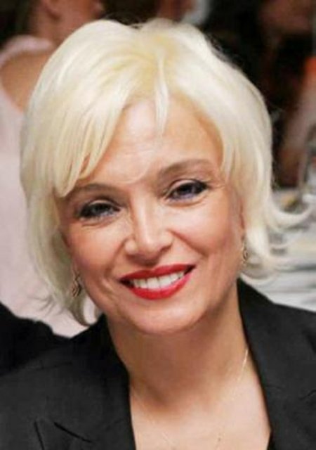 Yıllar içinde haber spikerliğinin yanısıra bir çok program da hazırlayıp sunan Feyman şu sıralar bir özel kanalda sağlık programıyla ekrana geliyor.  -  -