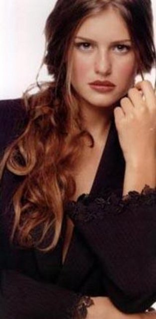 Dikmenoğlu bir süre Kanal D'de hafta içi her gece yayınlanan 'Bu Gece' isimli haber programını sundu.