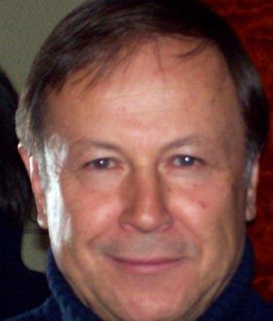 1972'de TRT'nin açtığı spor spikerliği sınavını kazandı. - TRT'de spor spikeri, spor haberleri müdür yardımcısı ve müdürü olarak görev aldı.