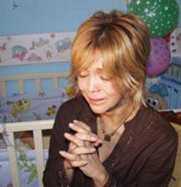 Elik, bir dönem boşandığı eşi, oğlunu yurtdışına kaçırdığı için gözyaşları içinde haber bültenlerine konuk olmuştu.