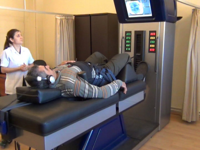 Yürüyememe, standart toplu taşıma araçlarını kullanamama durumunda sigortalı malul sayıldı.