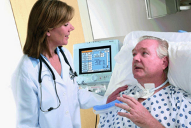 Yardımcı solunum cihazını kullanan hastalar bakıma muhtaç olarak kabul edildi.