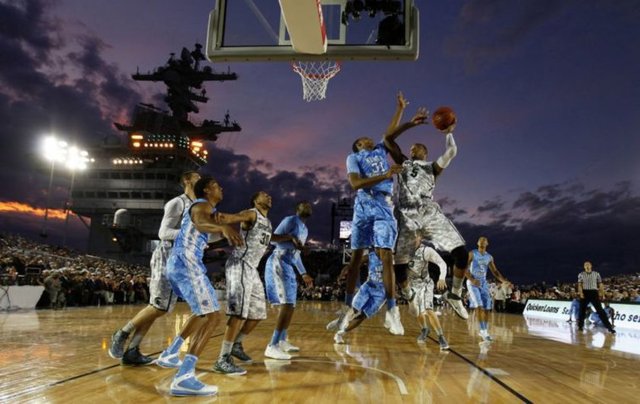 Gemide Basketbol maçı.