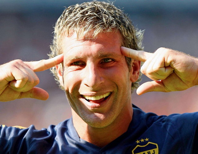 -Kolombiya maçında kazanılan 3 penaltıdan da yararlanamayan Arjantinli Martin Palermo, uluslararası bir maçta 'En çok penaltı kaçıran futbolcu' oldu...