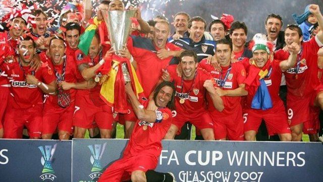 -UEFA Şampiyonu Sevilla oyuncuları yerel bira fabrikası sayesinde ağırlıklarınca bira kazandılar. 85 kiloluk Palop 225 şire biranın sahibi oldu...