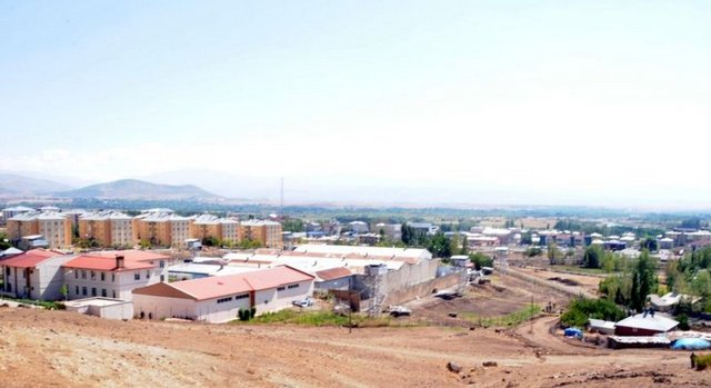 Firar eden tutuklu ve hükümlülerin dışardan destek alıp almadığının araştırıldığı bildirildi. (AA)