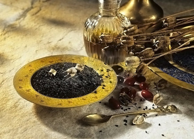 - Sindirime yardımcı olur. - - Öksürüğü azaltmaya yardımcı olur.