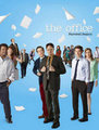 <b>35- The Office: </b> Emmy ve Altın Küre ödüllü komedi dizisi. NBC kanalında yayınlanmaktadır. Steve Carell, Rainn Wilson, John Krasinski, Jenna Fischer, B.J. Novak dizide rol alırken dizinin yapımcılığını Ricky Gervais, Stephen Merchant ve Greg Daniels üstlenmiştir.