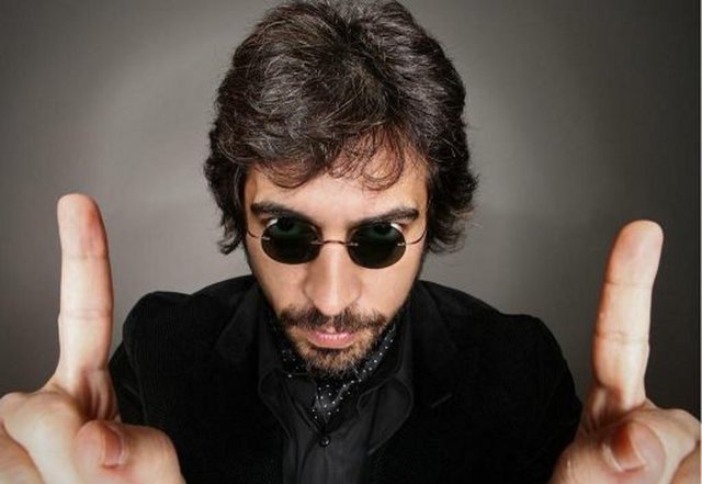 Okan Bayülgen