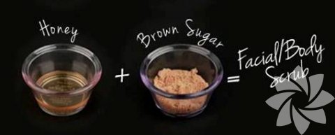 Nemlenmiş ve dinlenmiş vücudunuza şu anda yapabileceğiniz en iyi şey canlandırmak olacaktır. Esmer şeker ve balı karıştırıp dairesel hareketlerle vücudunuzda ve yüzünüzde gezdirin. Bu hareket sayesinde hücreleriniz uyanacak ve kan dolaşımınız hızlanacak. Ayrıca hafta iki kez yapıldığında etkili bir selülit gidericidir.