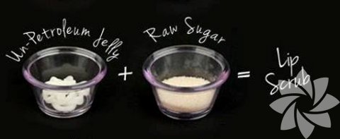 Yüzünüze ve vücudunuza yaptığınız bakımı dudaklarınıza taşıyın! Vazelin ve beyaz şekeri karıştırıp diş fırçası yardımıyla ya da parmak uçlarınızla dudaklarınıza sürün. Dairesel hareketler sayesinde ölü derilerden arınırken dudaklarınız hem yumuşacık olacak hem de daha dolgun gözükecektir.