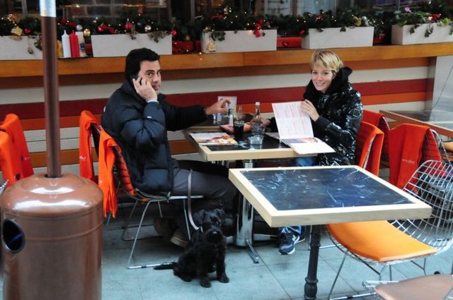 600 bin TL tazminat ile 9 aylık oğulları ve kendisi için aylık 70 bin TL nafaka isteyen Bade İşcil daha sonra mahkemeye feragat dilekçesi vererek boşanmaktan vazgeçmişti.