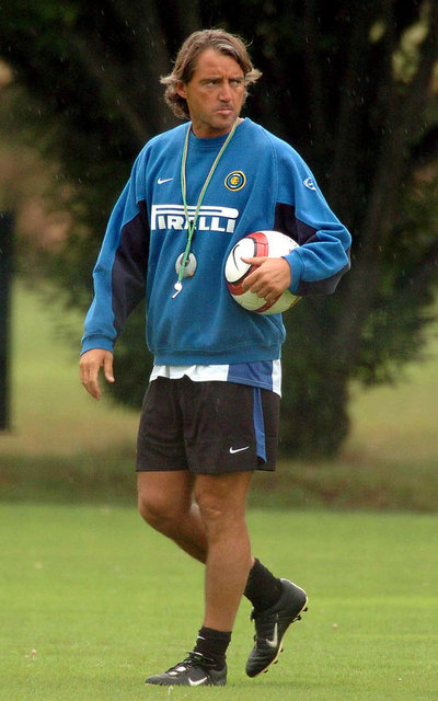 -  - 1994 yılına kadar İtalyan Milli Takımı'nda da oynayan Mancini, 1994 Dünya Kupası'nda yedek kulübesine çekilince, Milli Takım Teknik Direktörü Arrigo Sacchi ile tartıştı ve takımdan ayrıldı.