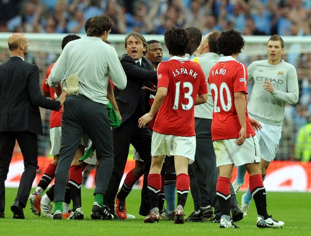 - Mancini, Galatasaray'ın başına geçmesiyle, Terim ile ikinci kez halef-selef oldu.