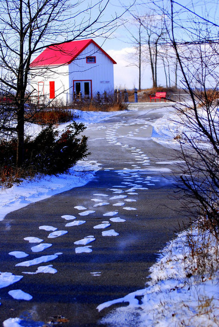 Tatile çıktığınızda hava karlı ise evinize doğru ayak izi bırakması için bir arkadaşınızı tembihleyin