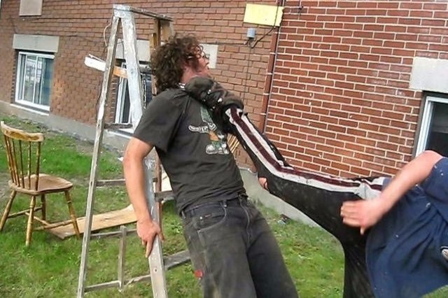 Bahçede merdiven bırakmayın!