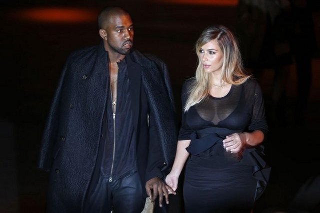 Bu arada Fransa'nın başkenti Paris'te sevgilisi West'le tatil yapan Kardashian'ın bir film galasında giydiği kıyafet, ilgi odağı oldu.