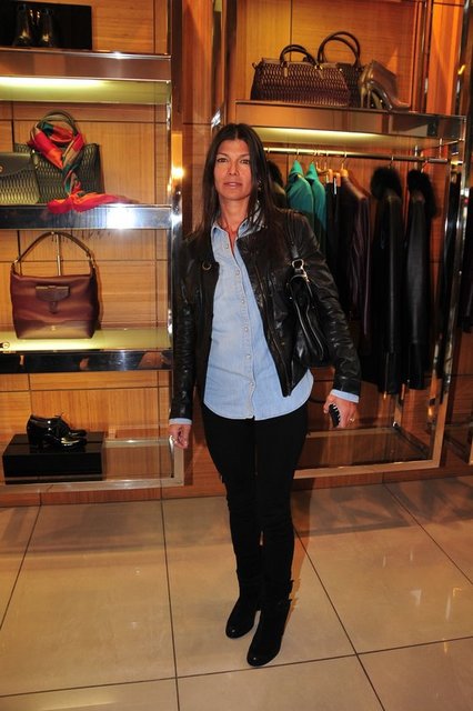 ZEYNEP ÜSTÜNEL 