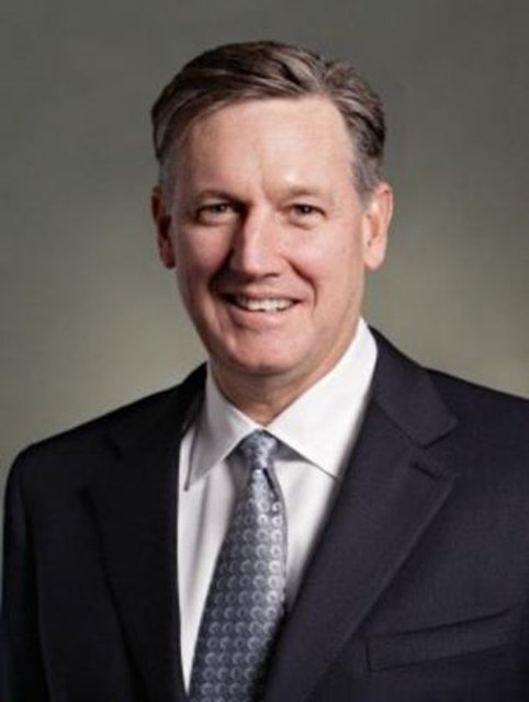 John W. Gibson  -  Oneok  CEO   - EMEKLİ MAAŞI: 295,231 dolar -