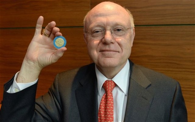 Ian C. Read   - Pfizer CEO - 394,682 dolar -