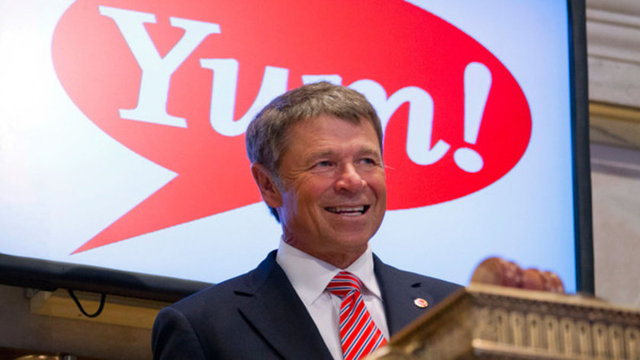 David C. Novak - YUM Brands CEO   - EMEKLİ MAAŞI: 1,318,605 dolar
