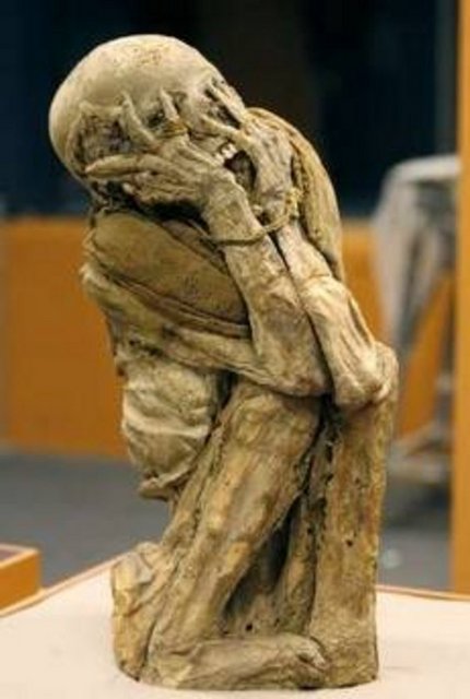 Çığlık tablosunun mumya versiyonu Güney Amerika'da Amazon bölgesinde mezar ve tapınak olarak kullanılan gizli bir yeraltı mağarasında bulunan 600 yıl öncesine ait bir düzine mumya, bilim dünyasında büyük heyecan yarattı.