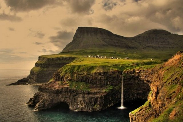 Gasaladur Kasabası, Faroe Adaları -  -
