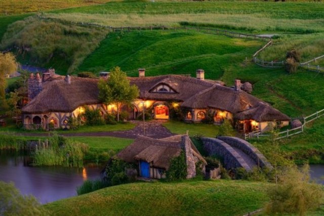 Hobbiton Köyü, Yeni Zelanda -